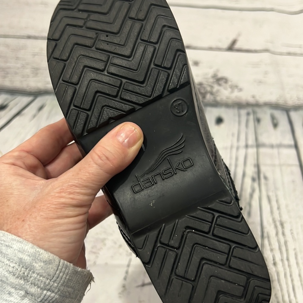 Dansko Gorgeous Like New Classic Clogs - image 8